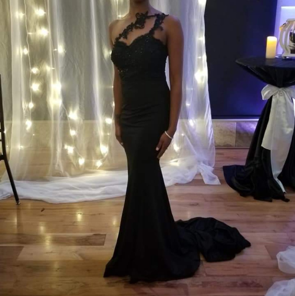 Black Formal Mermaid Dress (Prom)
